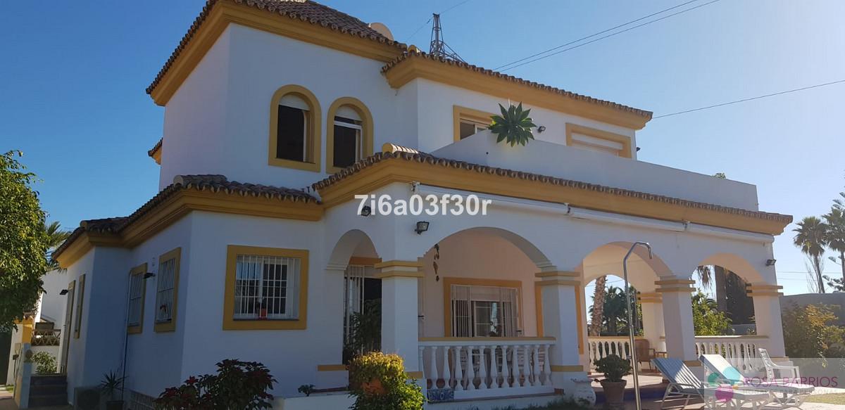 Zu verkaufen von villa in
 Estepona