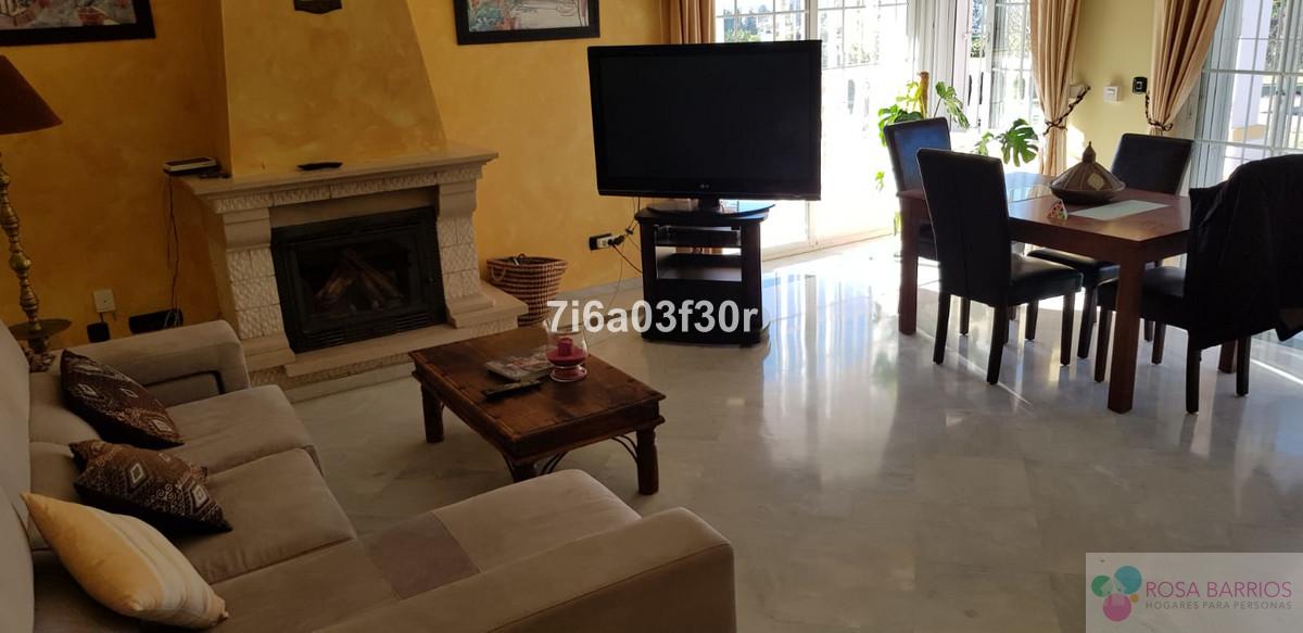 Zu verkaufen von villa in
 Estepona