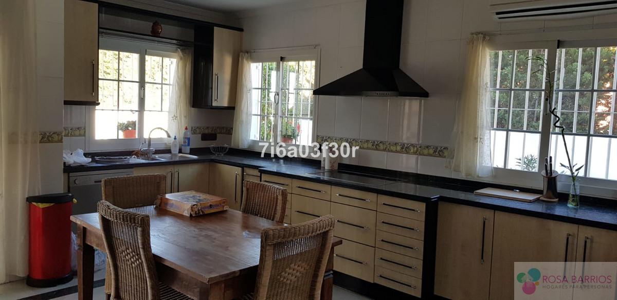 Zu verkaufen von villa in
 Estepona