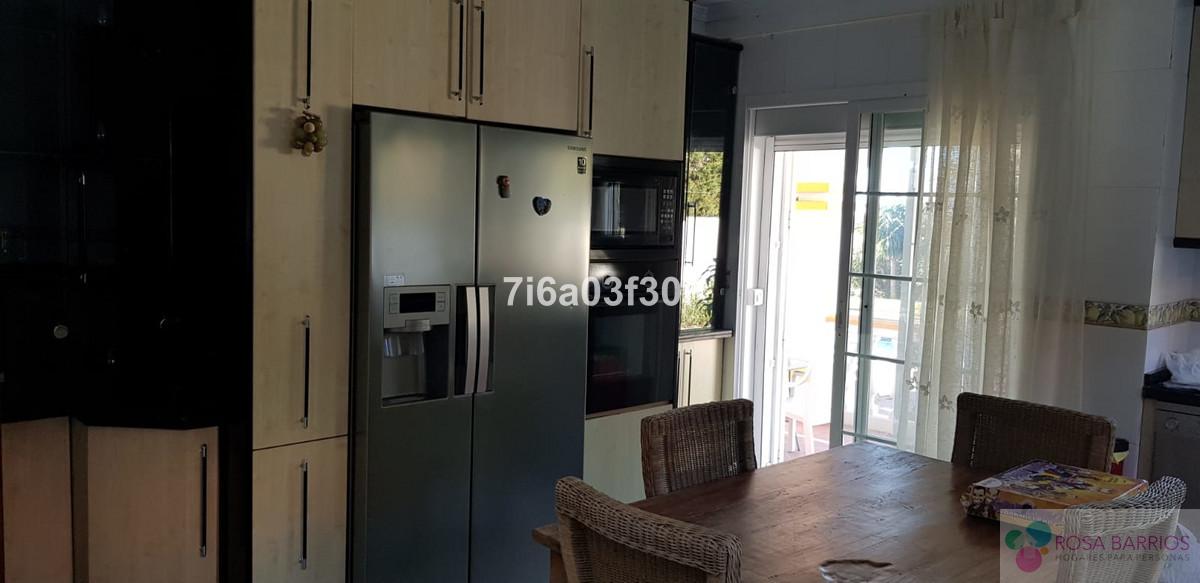 Zu verkaufen von villa in
 Estepona