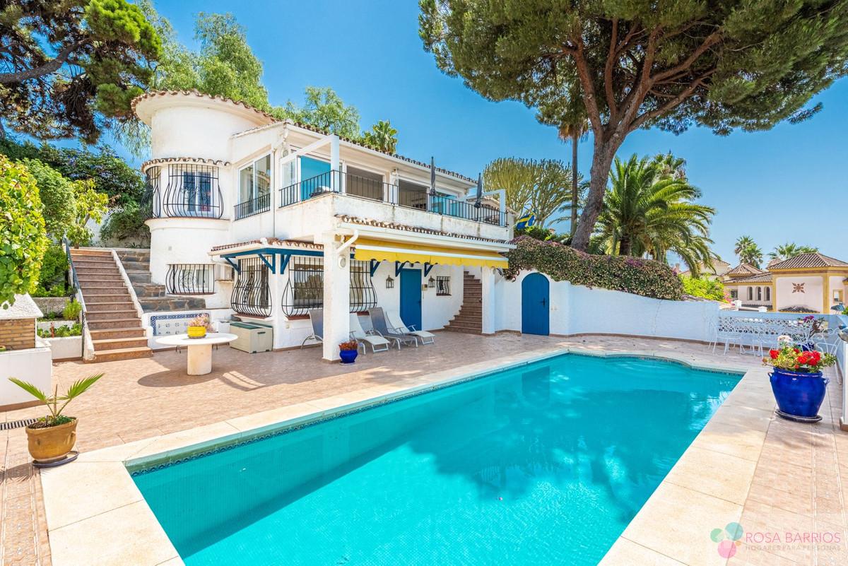 For sale of villa in Guadalmina Alta