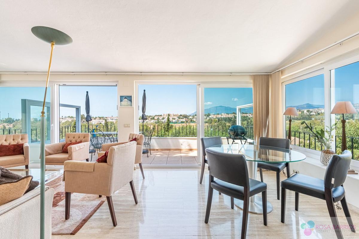 For sale of villa in Guadalmina Alta