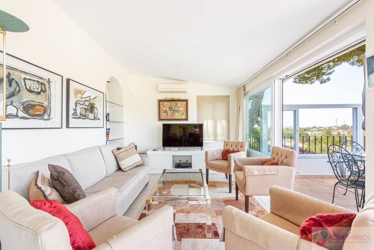 For sale of villa in Guadalmina Alta