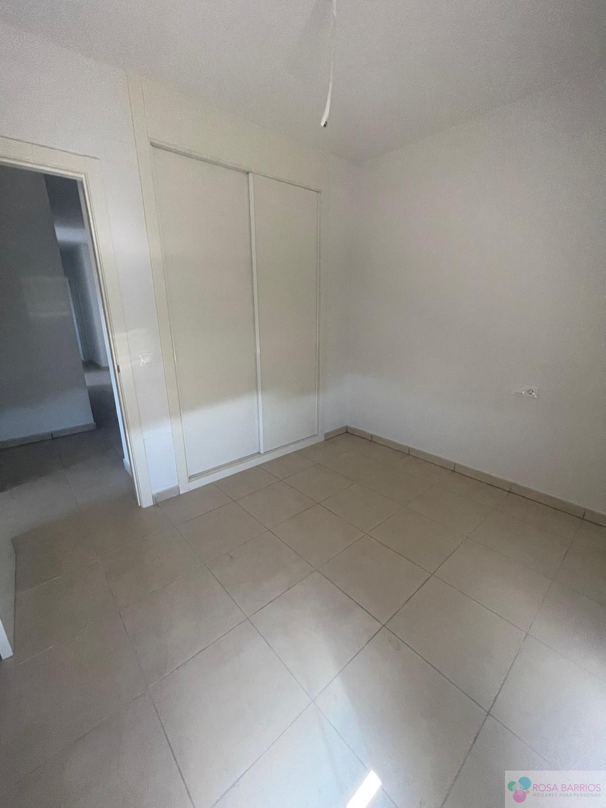 For sale of penthouse in Nueva Andalucía