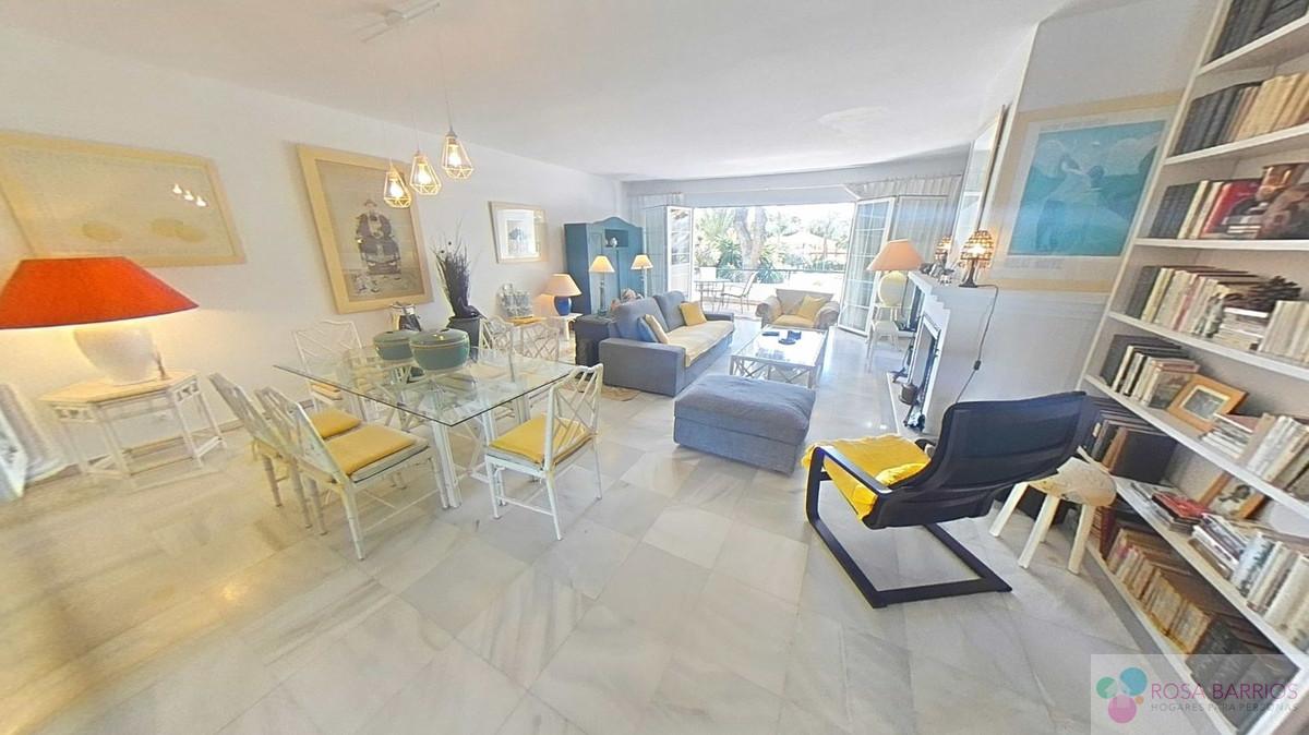 For sale of apartment in Estepona
