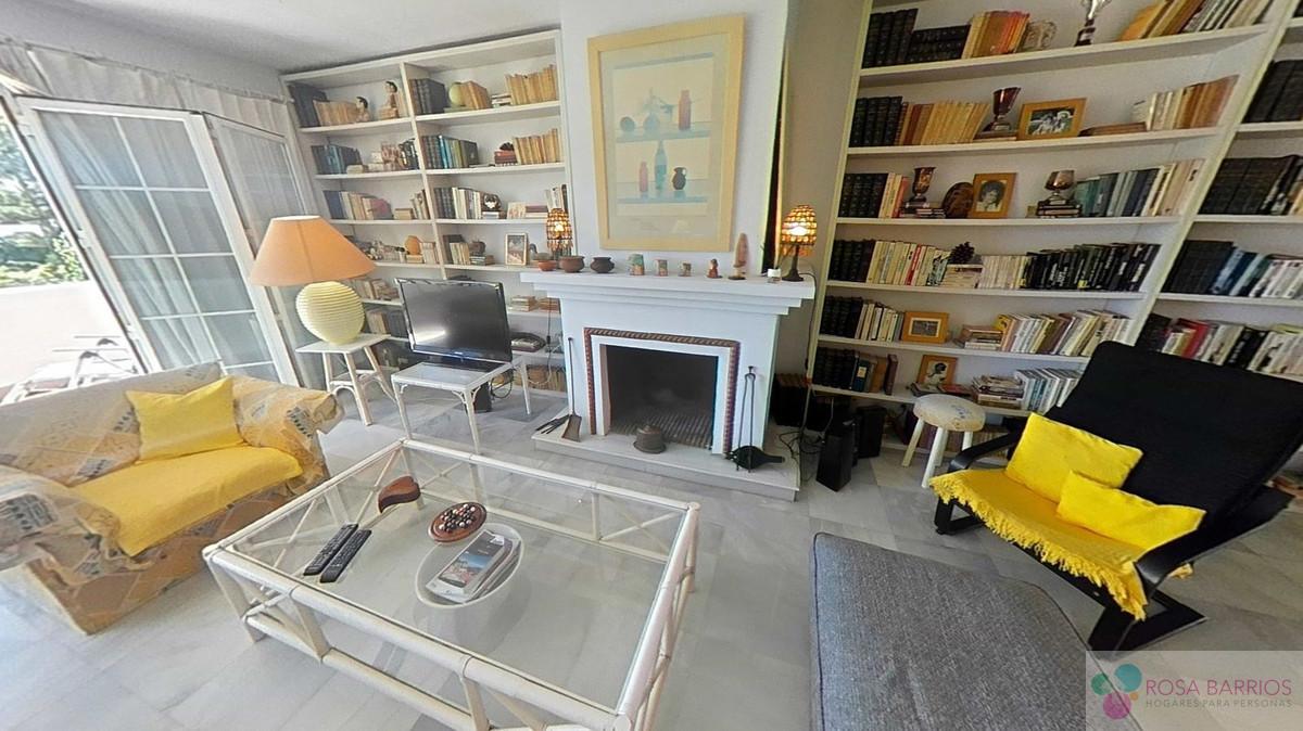 For sale of apartment in Estepona