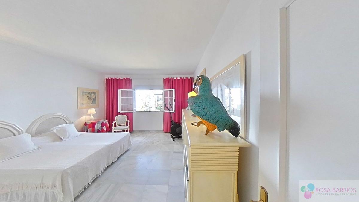 For sale of apartment in Estepona