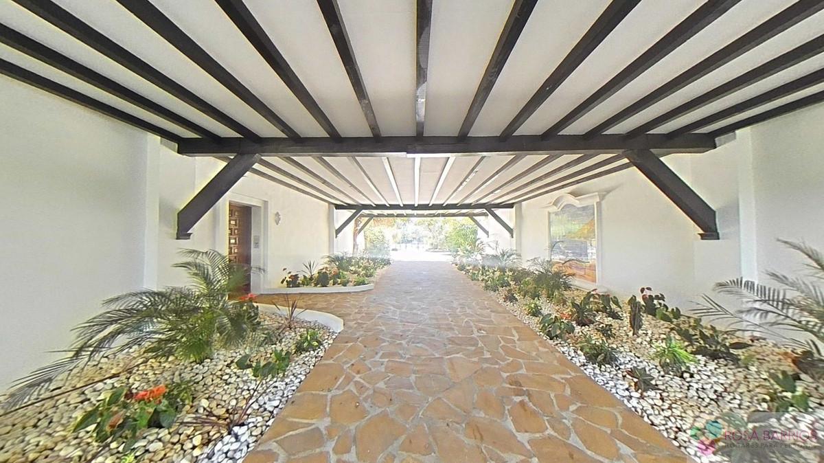 For sale of apartment in Estepona