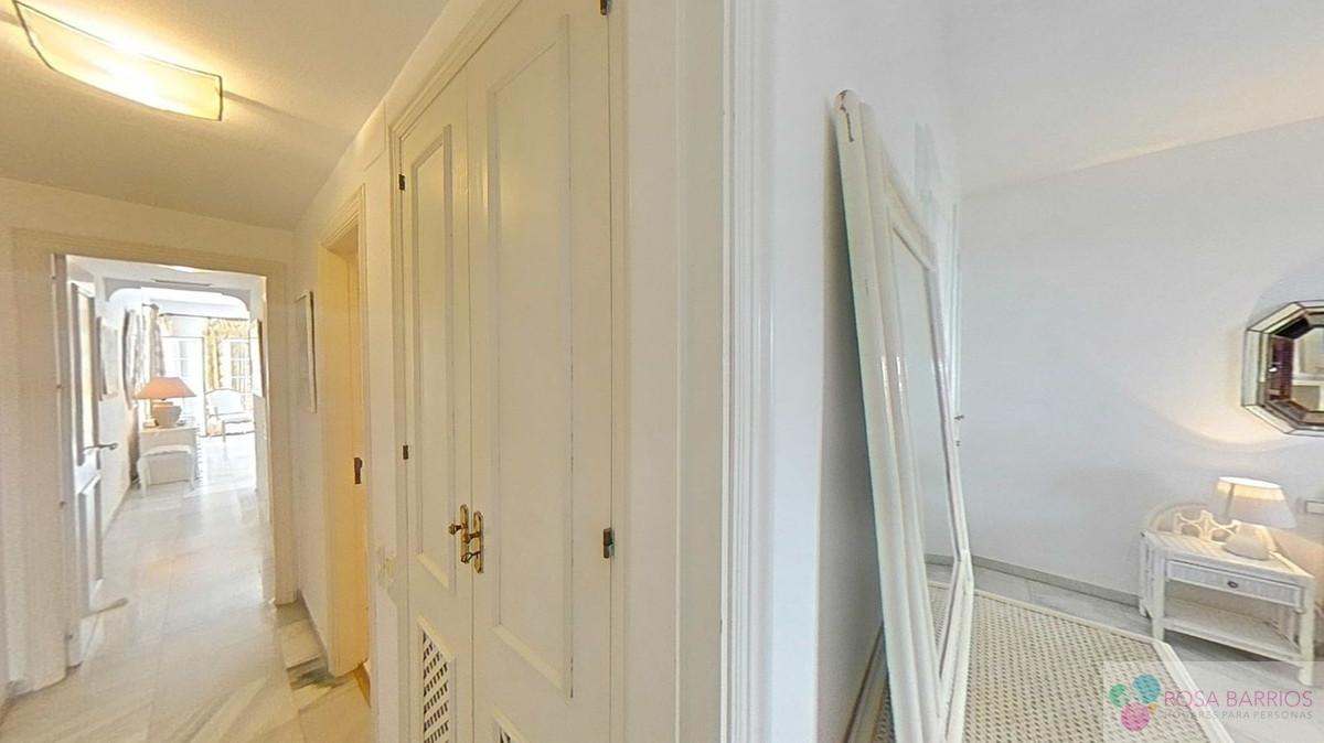 For sale of apartment in Estepona