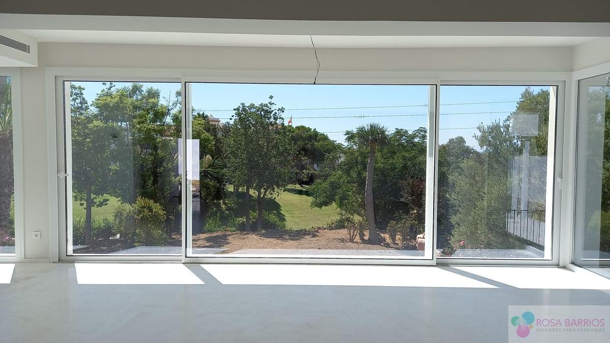 For sale of villa in Guadalmina Alta