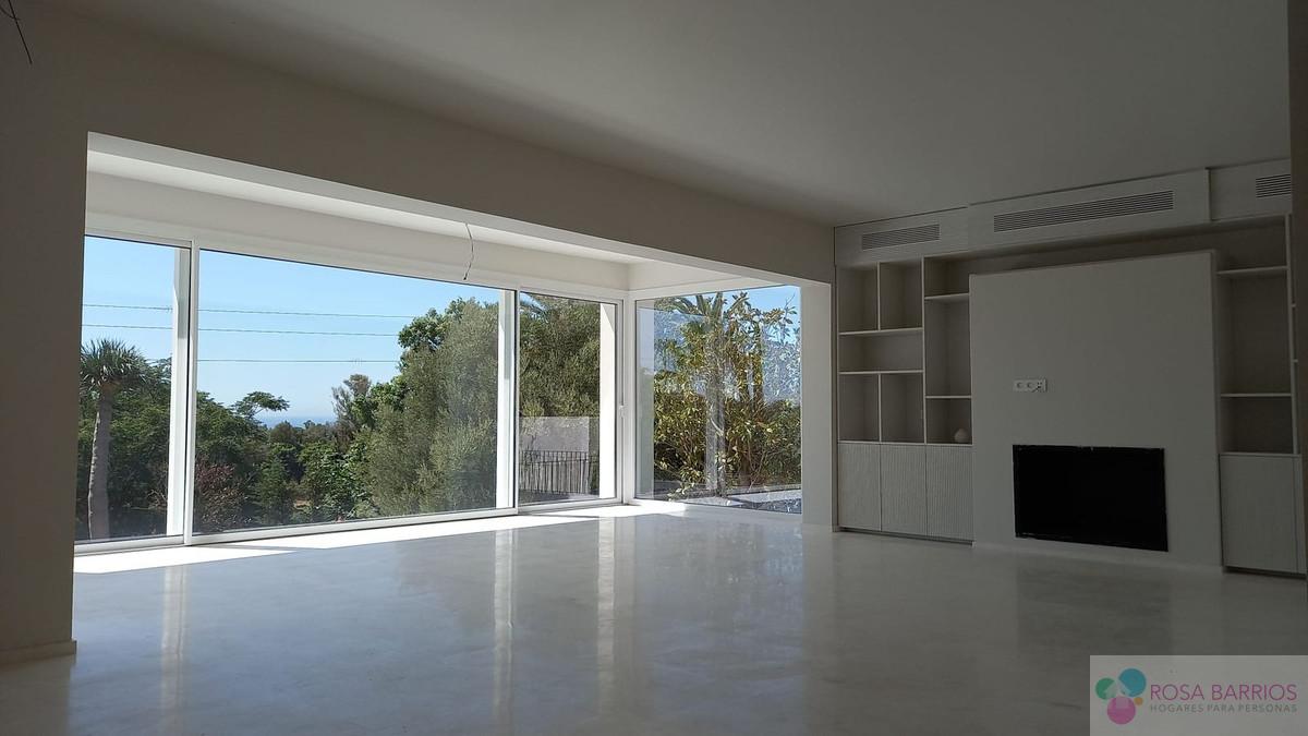 For sale of villa in Guadalmina Alta