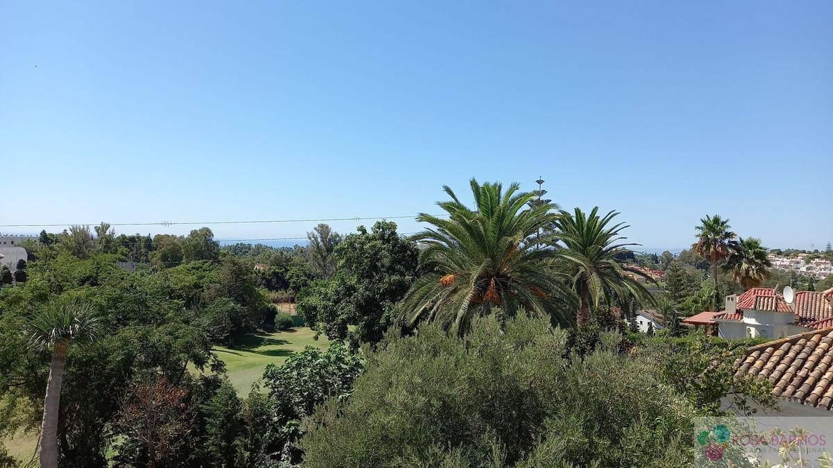 For sale of villa in Guadalmina Alta