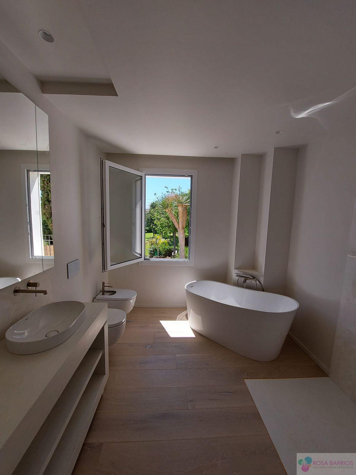 For sale of villa in Guadalmina Alta