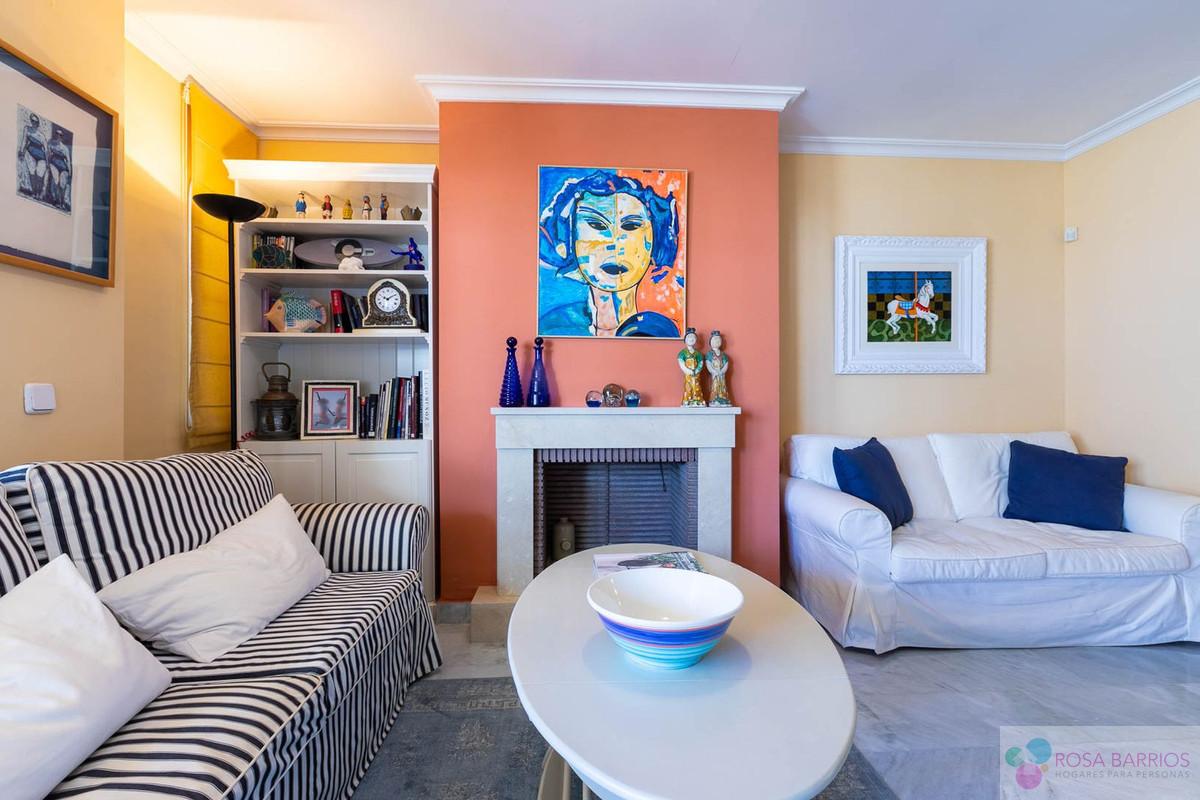 For sale of apartment in Nueva Andalucía