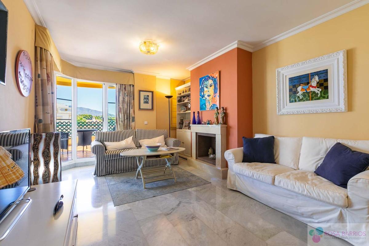 For sale of apartment in Nueva Andalucía