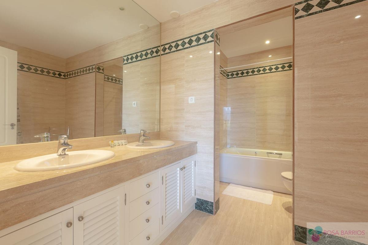 Zu verkaufen von appartement in
 Nueva Andalucía