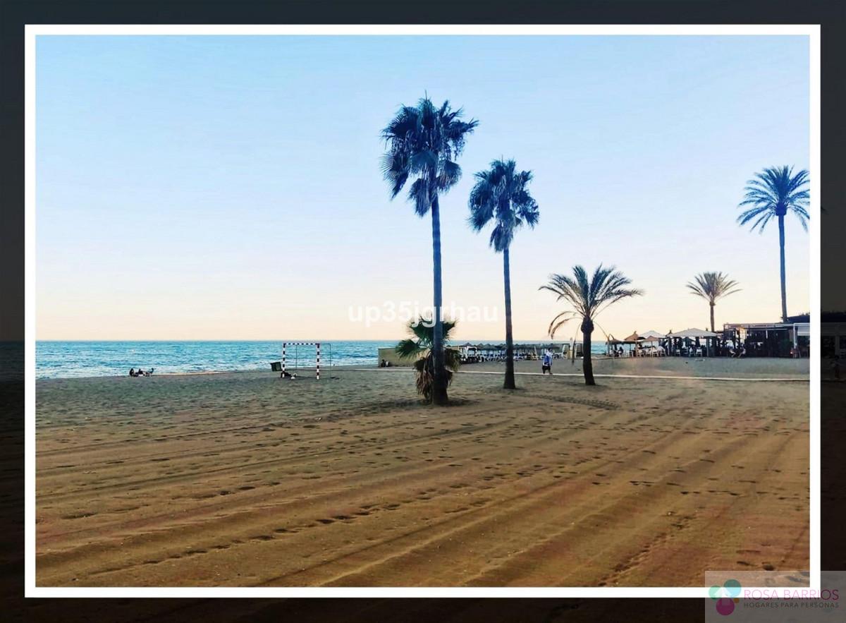 For sale of penthouse in Estepona