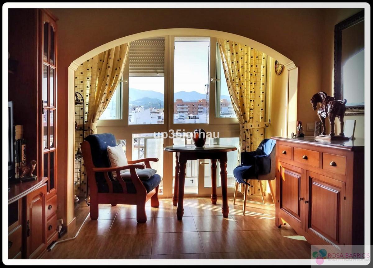 For sale of penthouse in Estepona