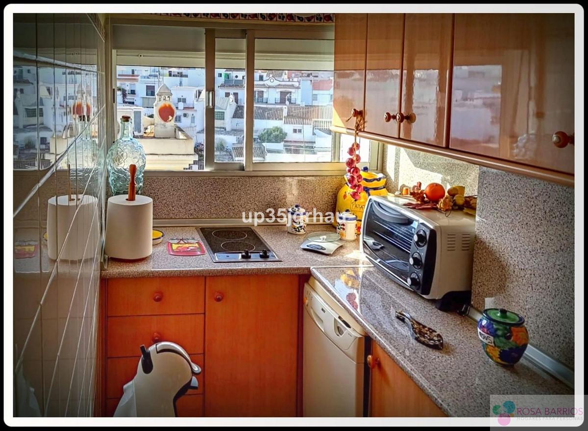 For sale of penthouse in Estepona