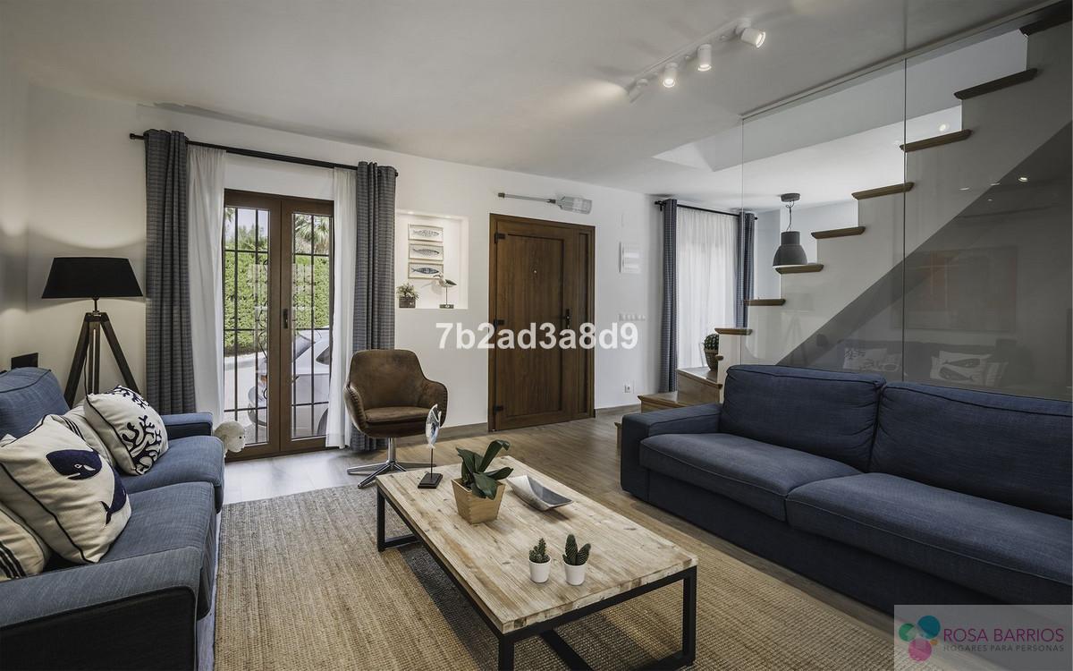 Zu verkaufen von villa in
 Nueva Andalucía