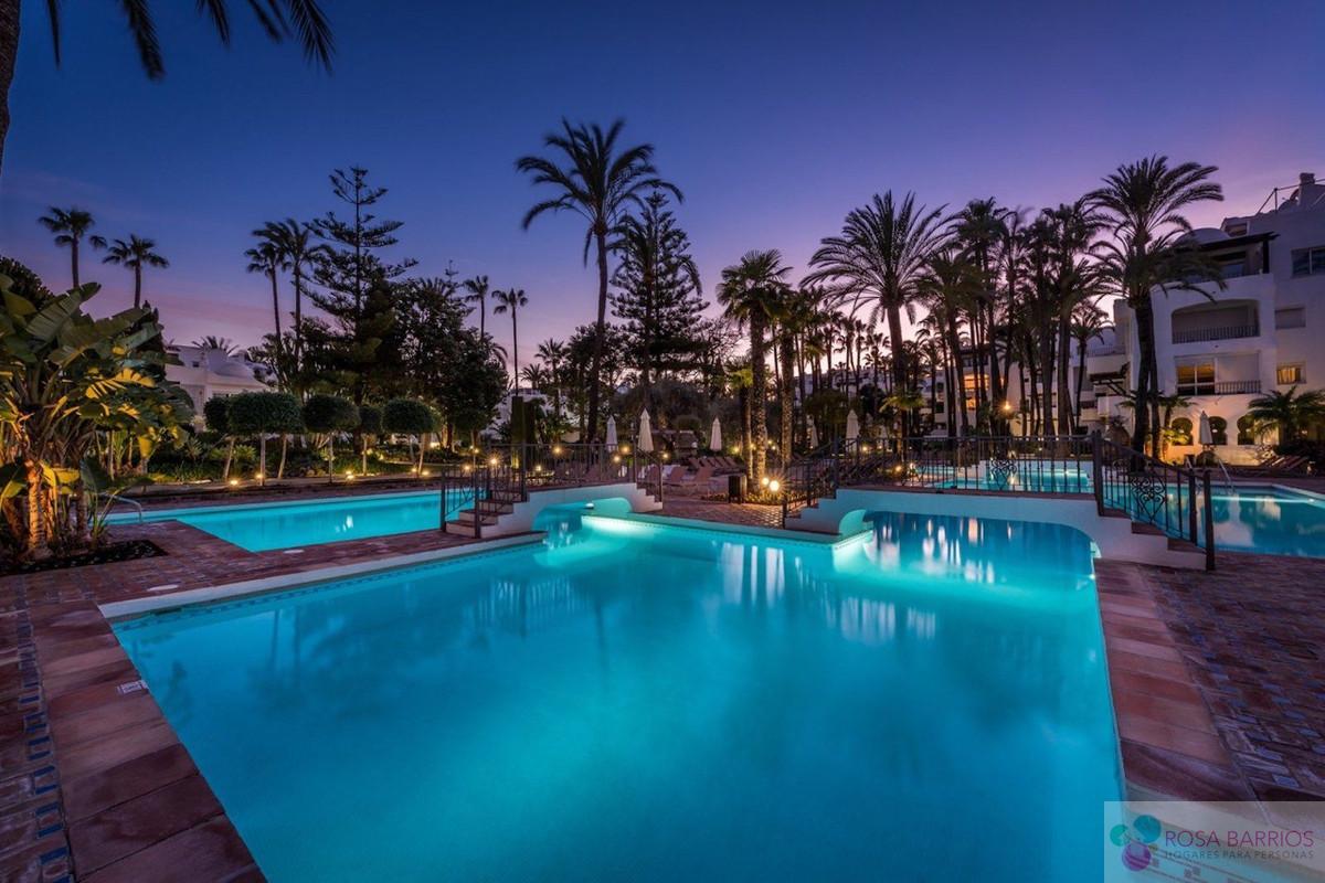 For sale of penthouse in Puerto Banús