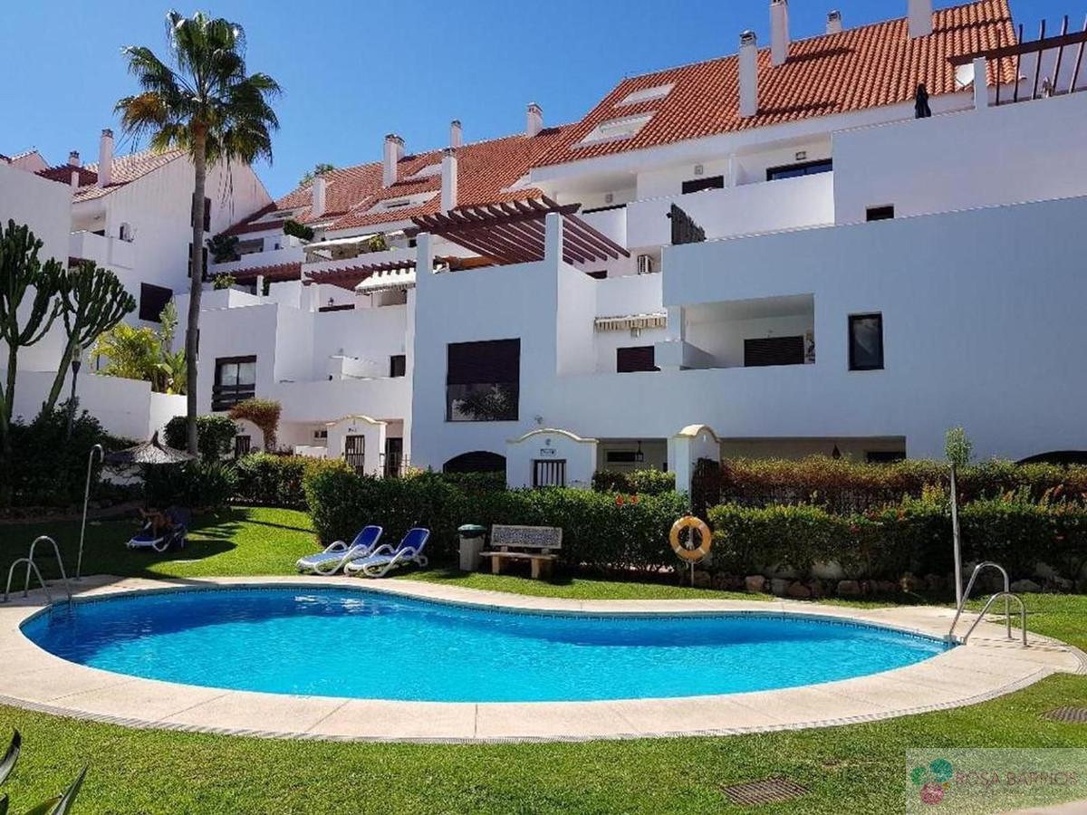 For sale of apartment in Nueva Andalucía