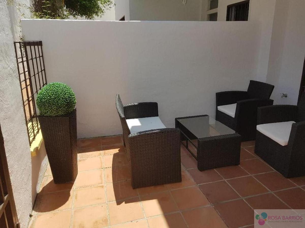 For sale of apartment in Nueva Andalucía