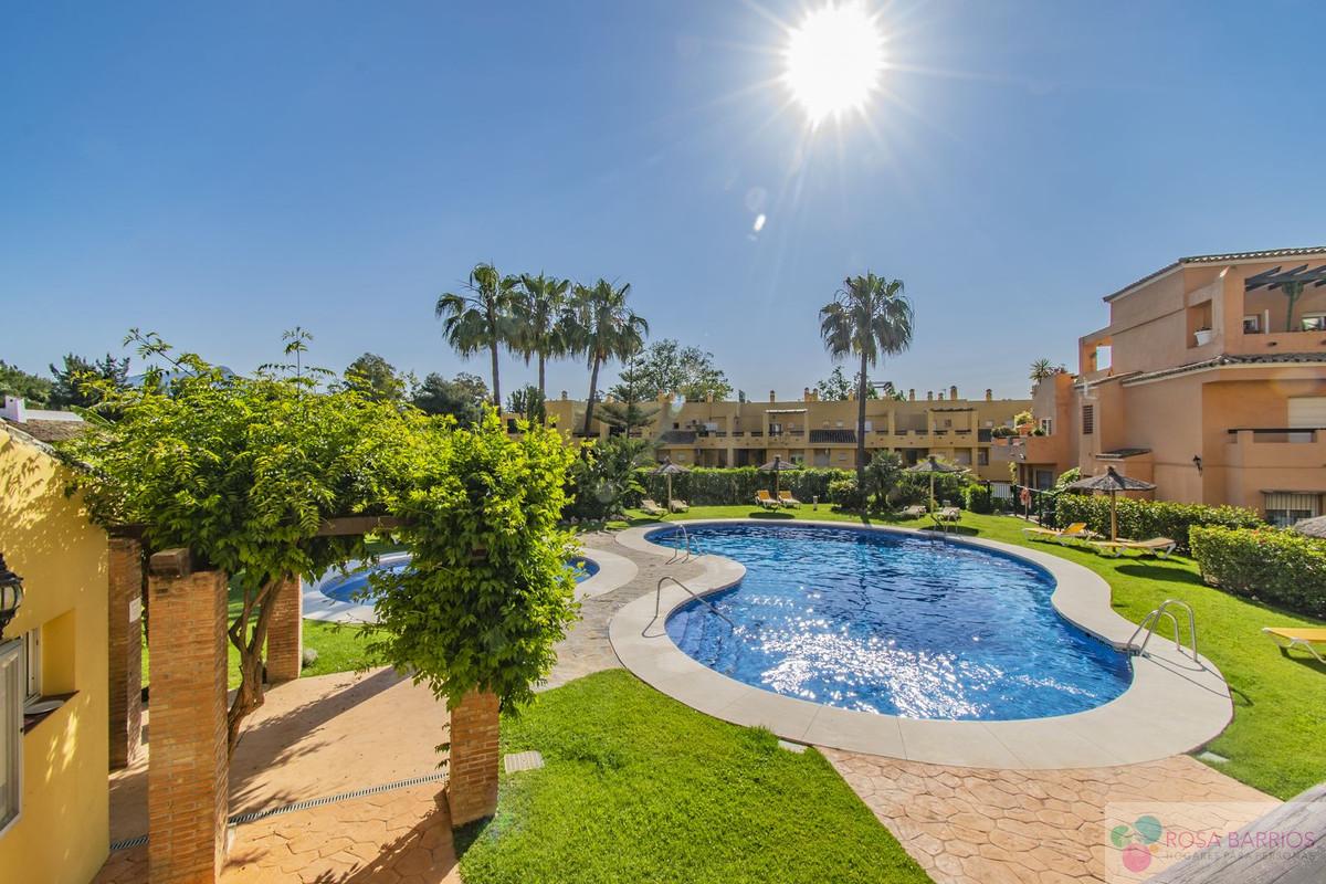 For sale of penthouse in Guadalmina Alta