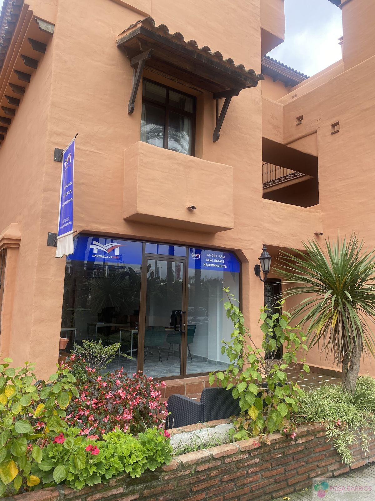 For sale of commercial in Estepona
