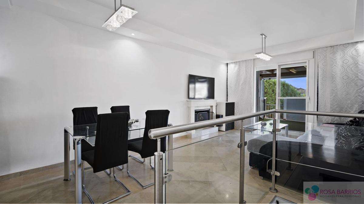 For sale of apartment in Nueva Andalucía