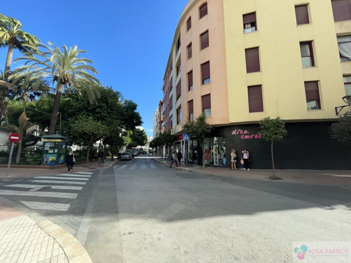Venta de local comercial en Estepona