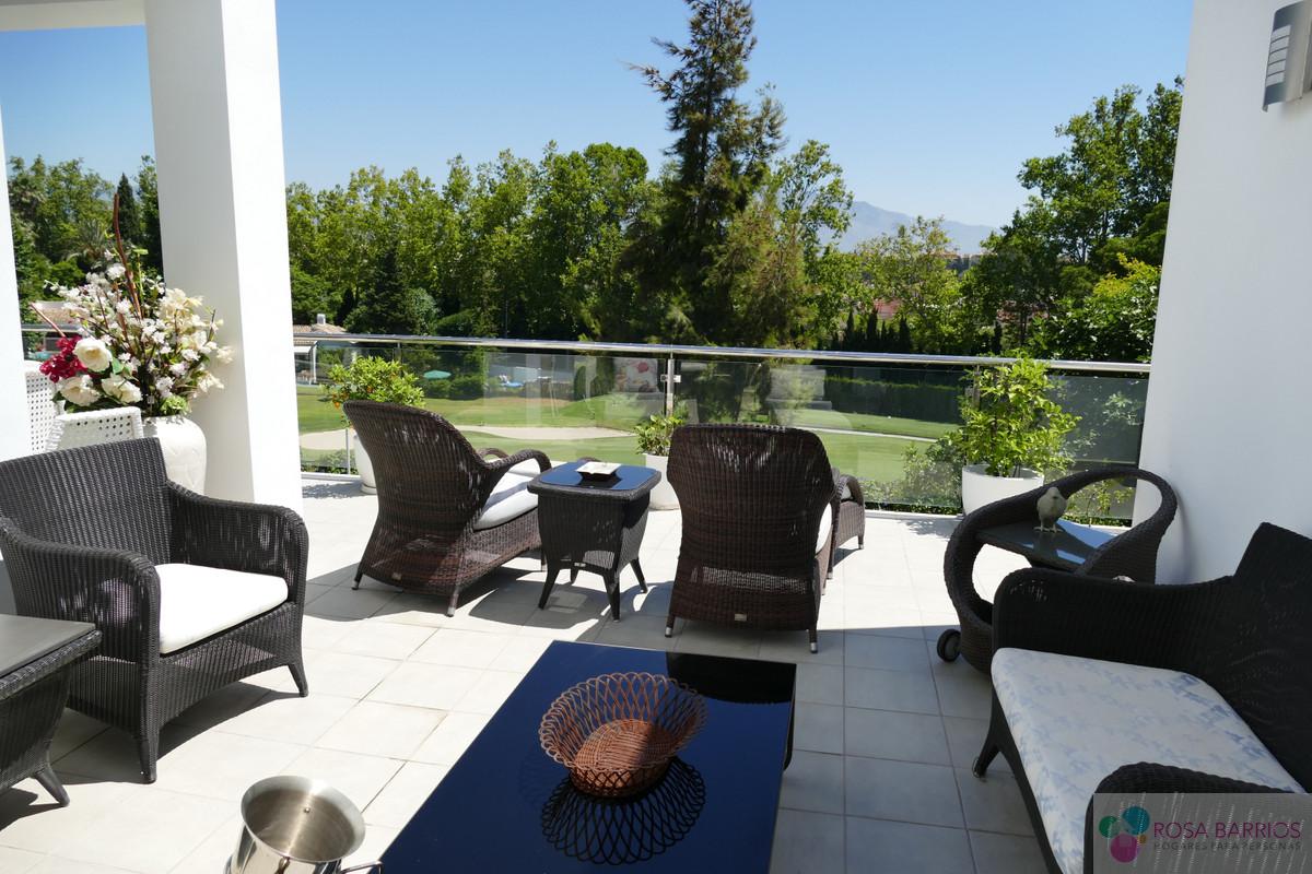 For sale of villa in Guadalmina Alta