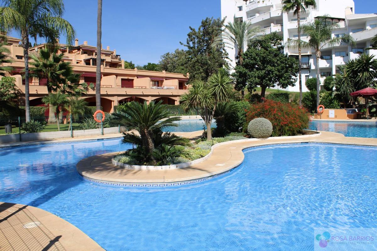 For sale of apartment in Estepona