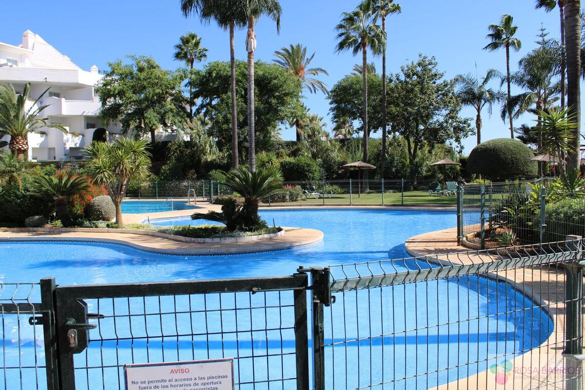 For sale of apartment in Estepona