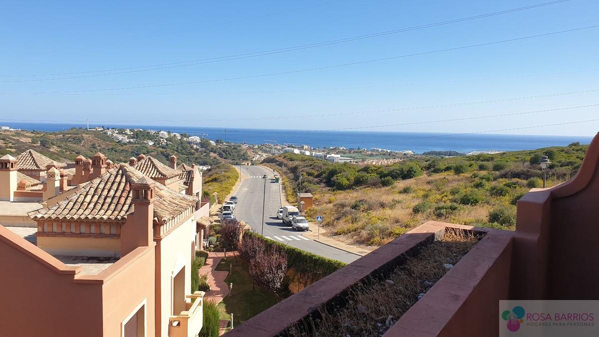 For sale of villa in Estepona