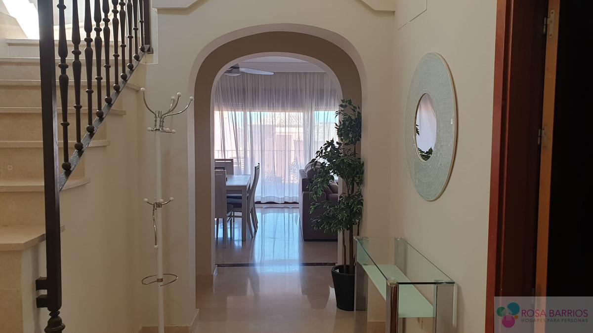 For sale of villa in Estepona
