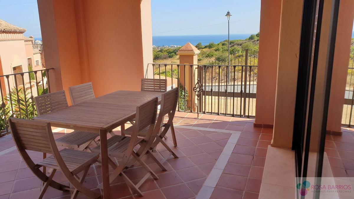 For sale of villa in Estepona