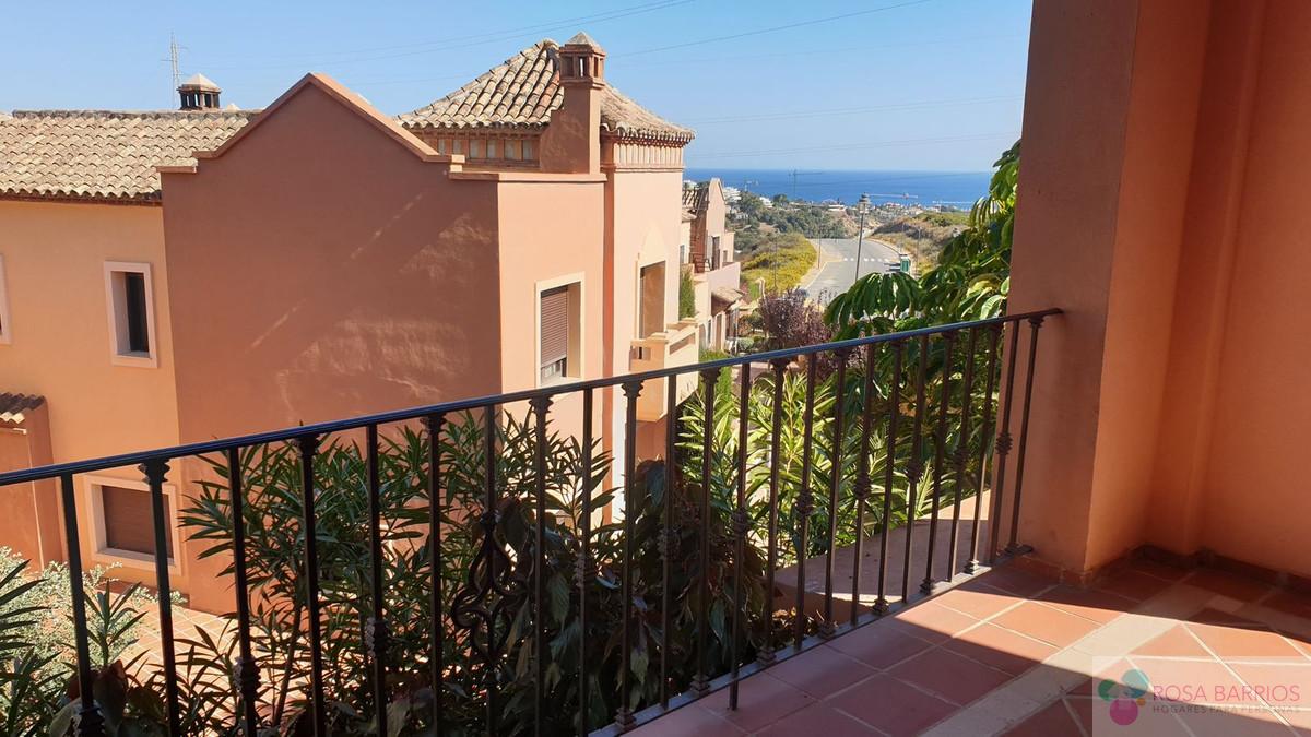 For sale of villa in Estepona