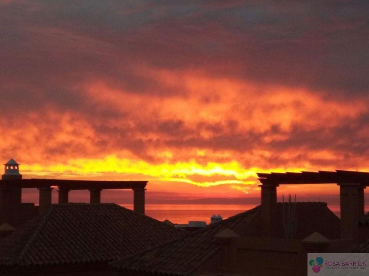 For sale of villa in Estepona