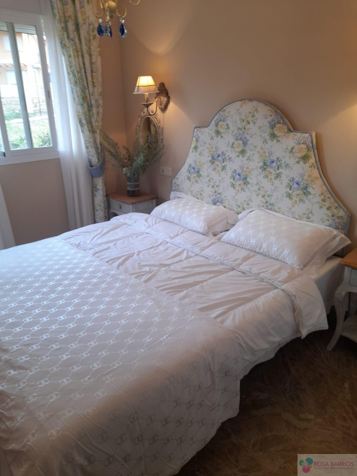 For sale of villa in Estepona