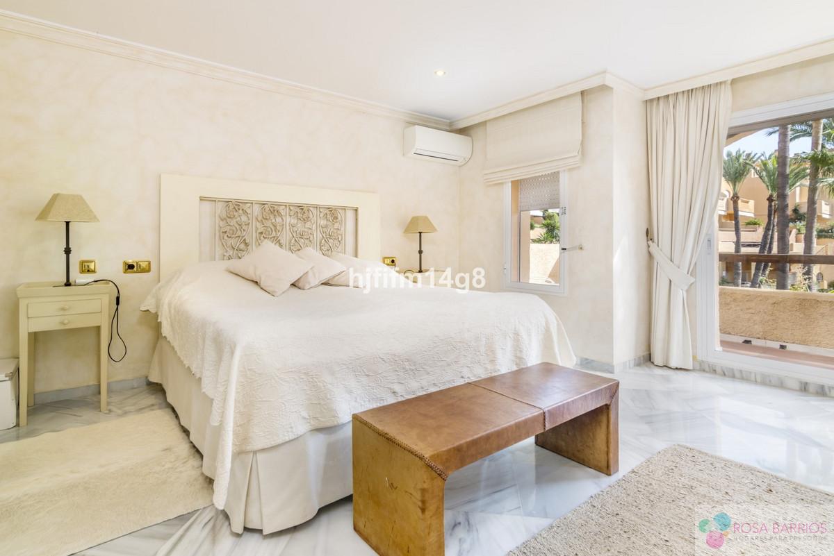 Zu verkaufen von villa in
 Nueva Andalucía
