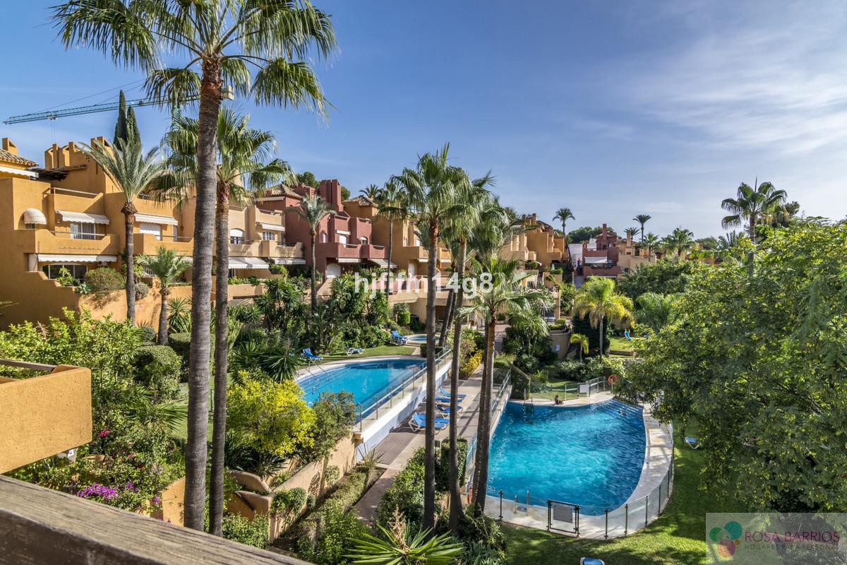 Zu verkaufen von villa in
 Nueva Andalucía