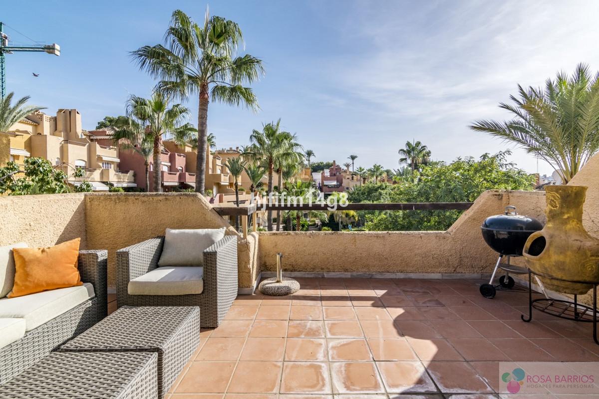 Zu verkaufen von villa in
 Nueva Andalucía