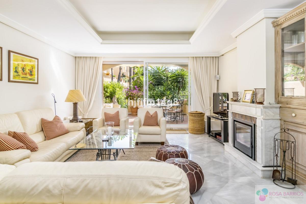 Zu verkaufen von villa in
 Nueva Andalucía