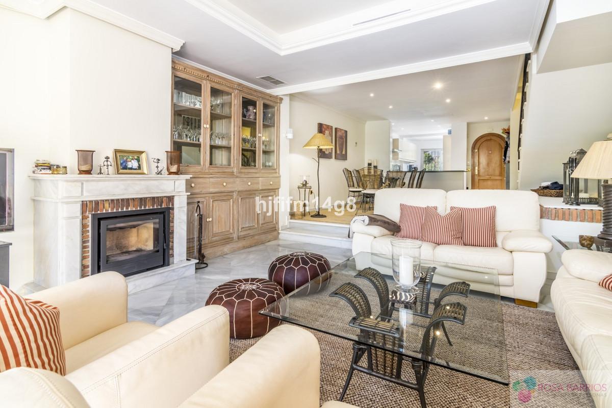Zu verkaufen von villa in
 Nueva Andalucía