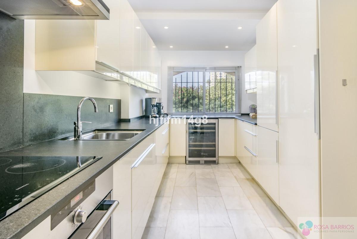 Zu verkaufen von villa in
 Nueva Andalucía