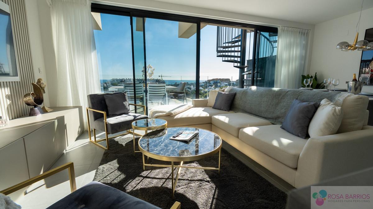 For sale of penthouse in Estepona