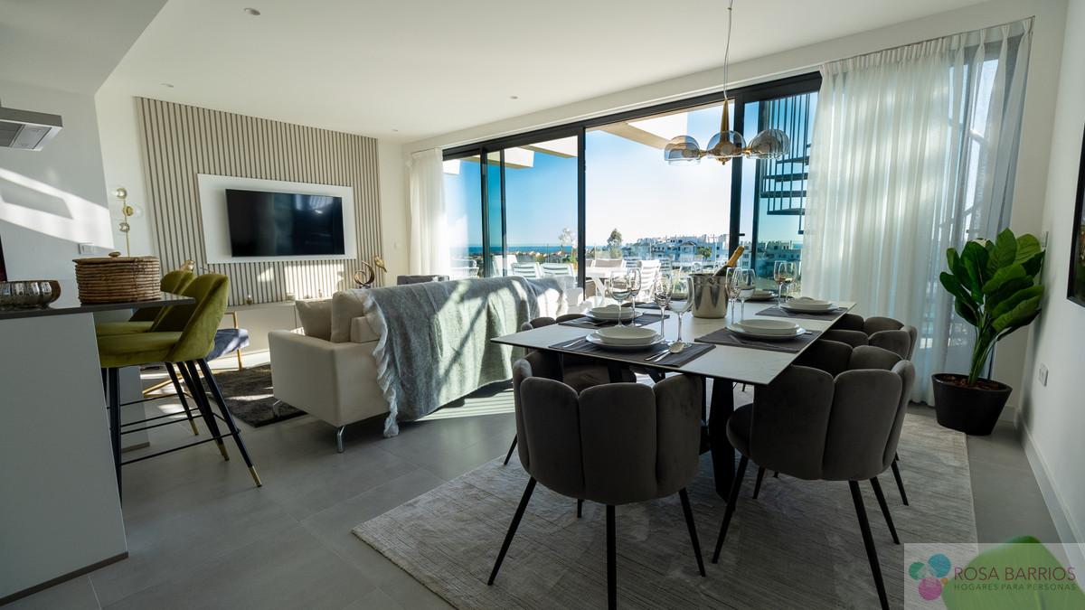 For sale of penthouse in Estepona