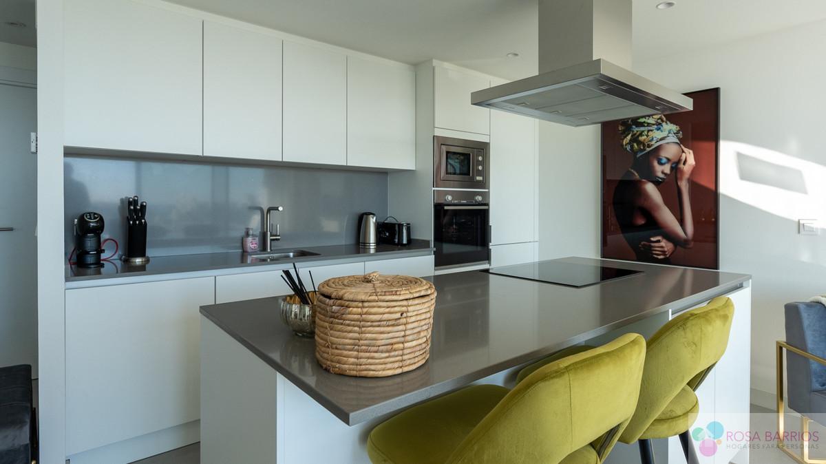 For sale of penthouse in Estepona