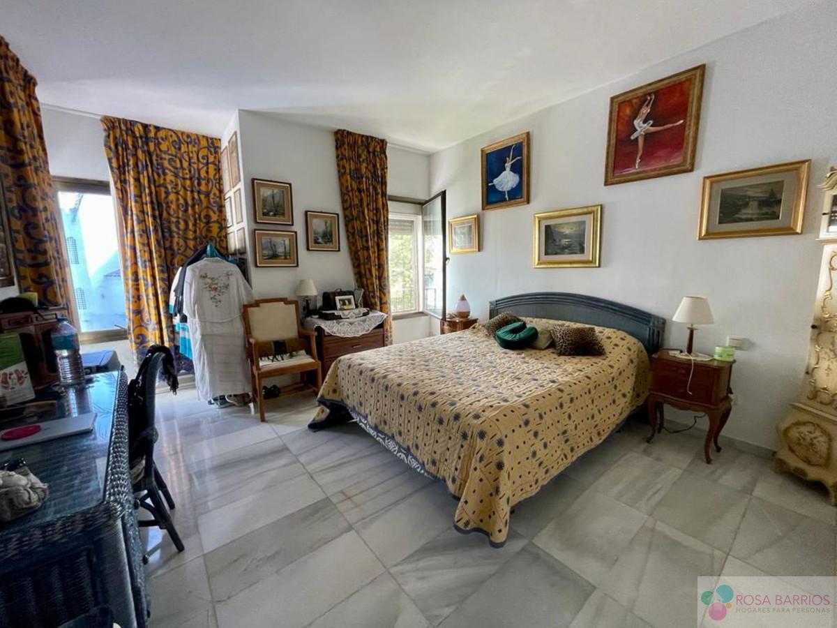 For sale of apartment in Puerto Banús